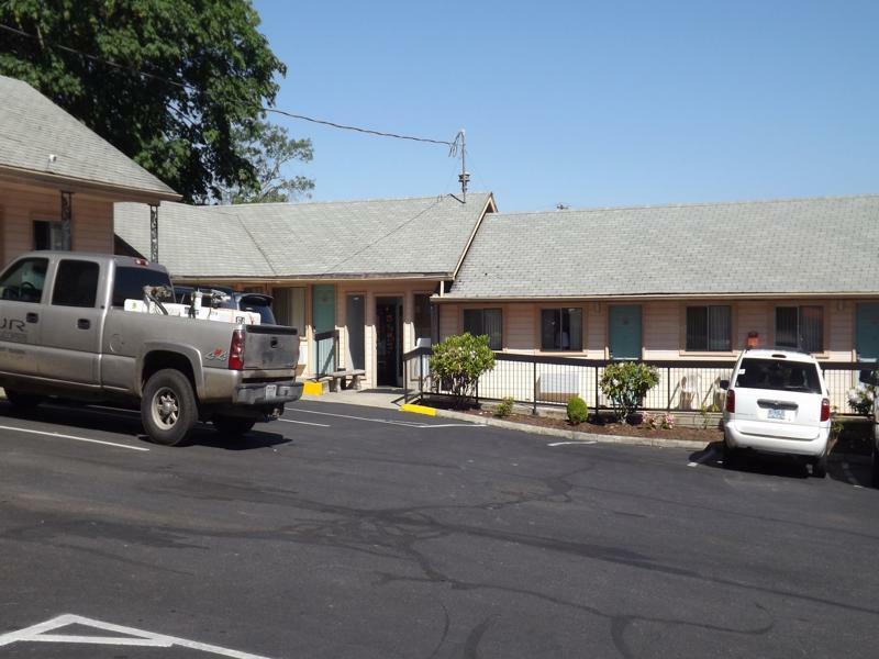 Howard Johnson By Wyndham Roseburg Ngoại thất bức ảnh