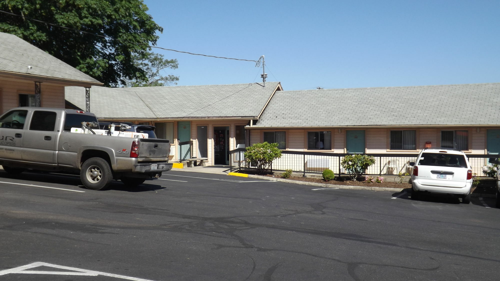 Howard Johnson By Wyndham Roseburg Ngoại thất bức ảnh