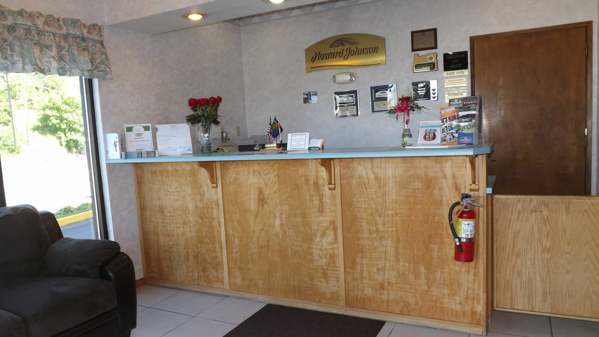 Howard Johnson By Wyndham Roseburg Ngoại thất bức ảnh