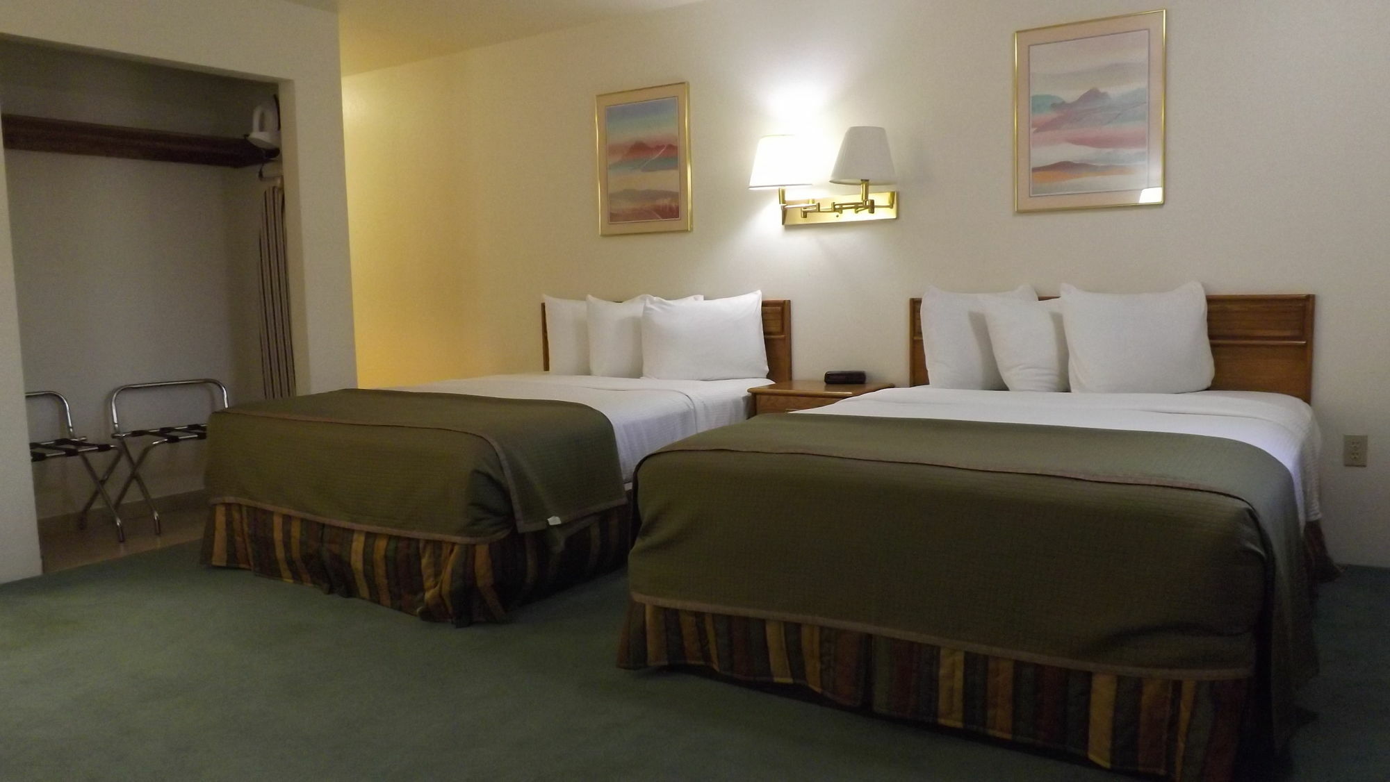 Howard Johnson By Wyndham Roseburg Ngoại thất bức ảnh