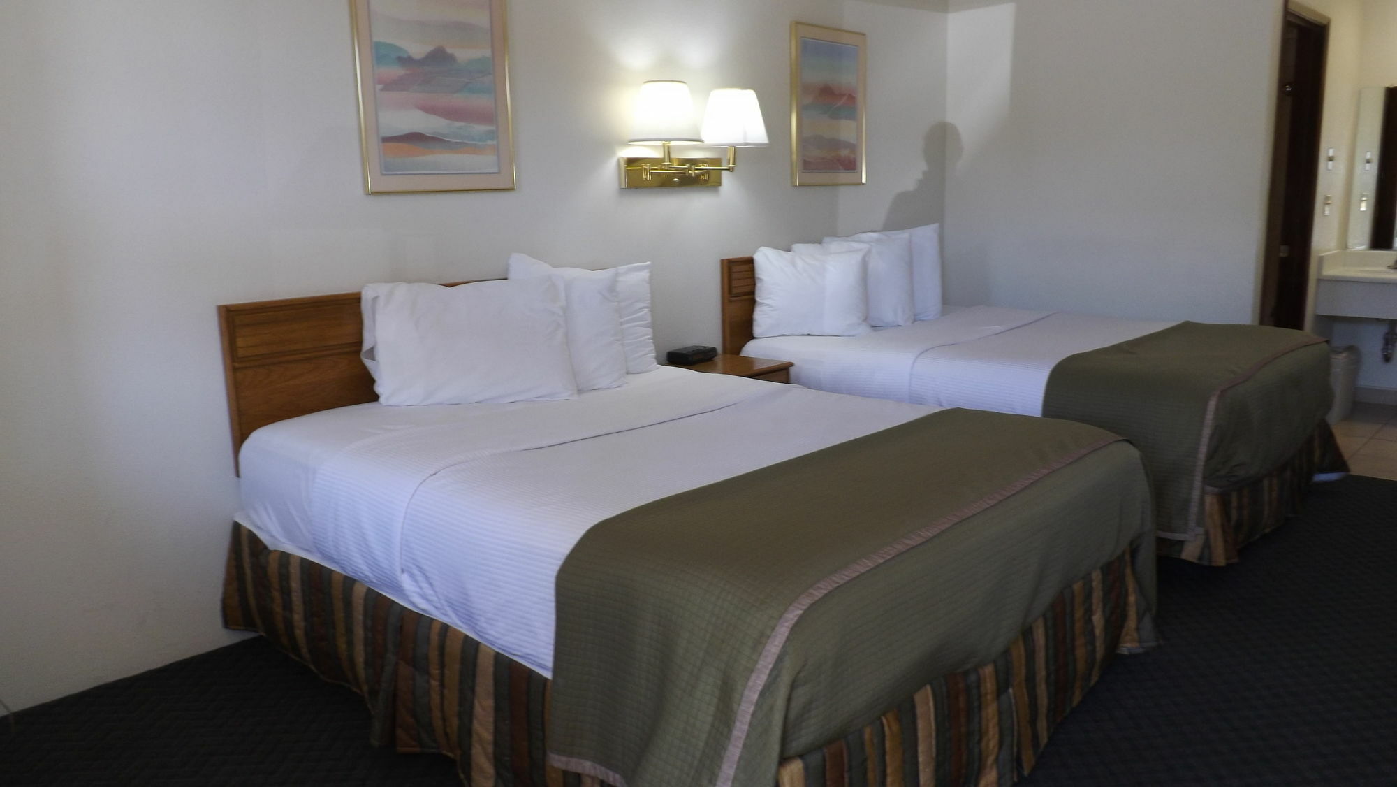 Howard Johnson By Wyndham Roseburg Ngoại thất bức ảnh