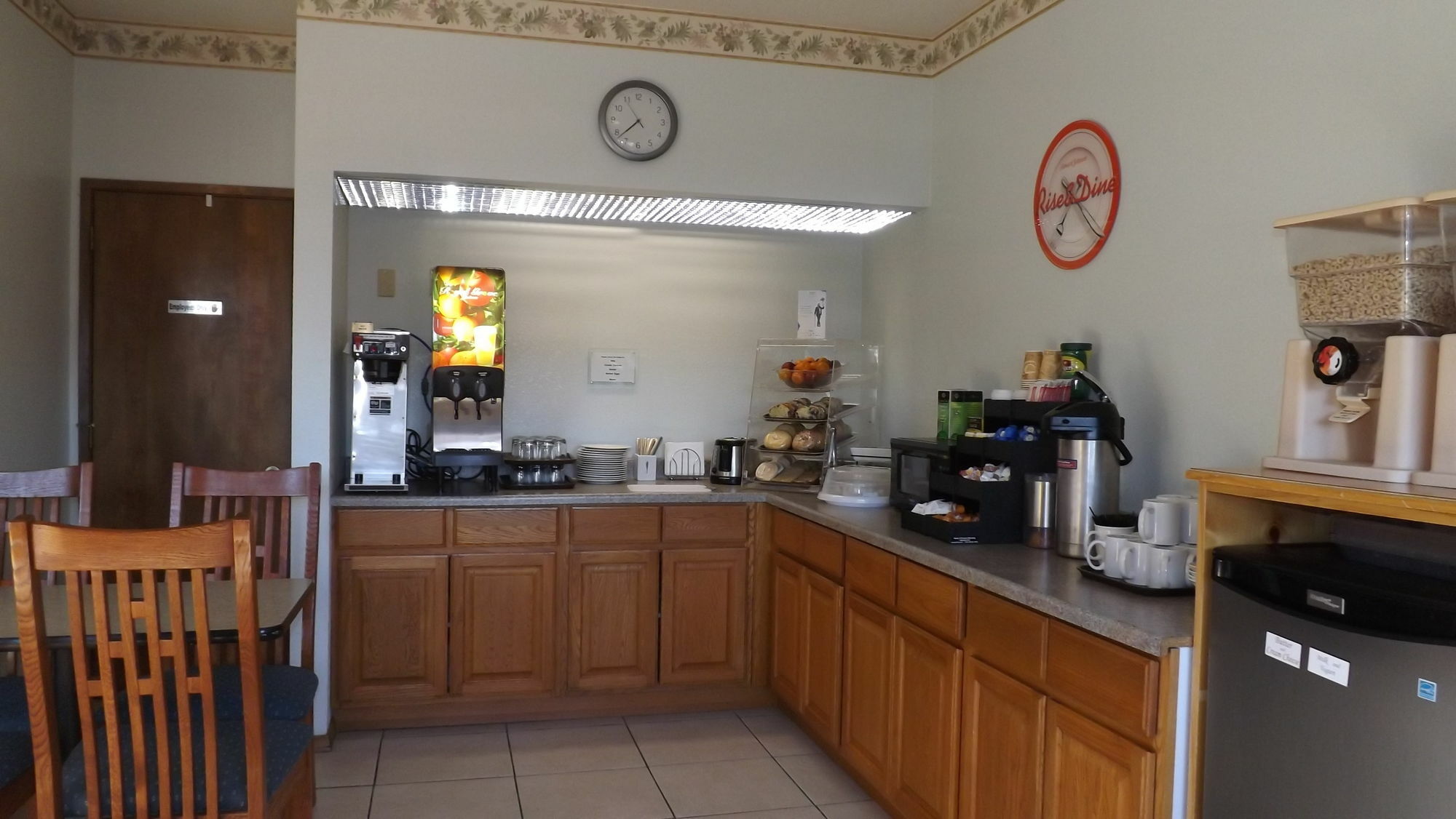 Howard Johnson By Wyndham Roseburg Ngoại thất bức ảnh