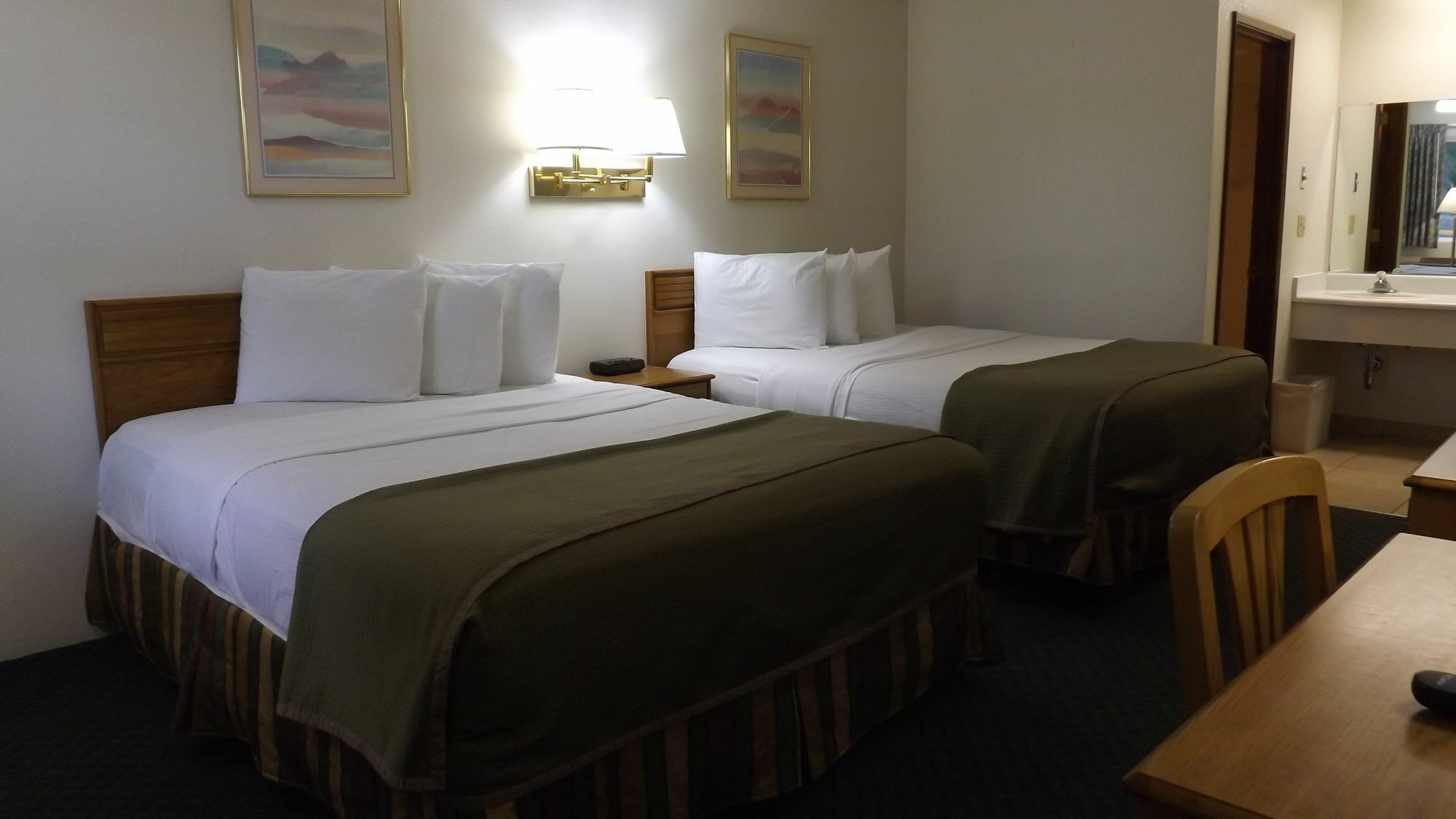 Howard Johnson By Wyndham Roseburg Ngoại thất bức ảnh